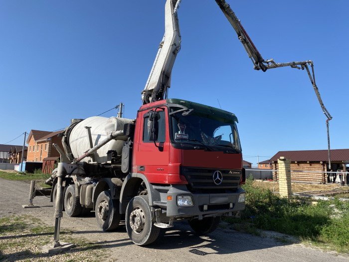 Подача бетона для заливки полов в бане в Казани